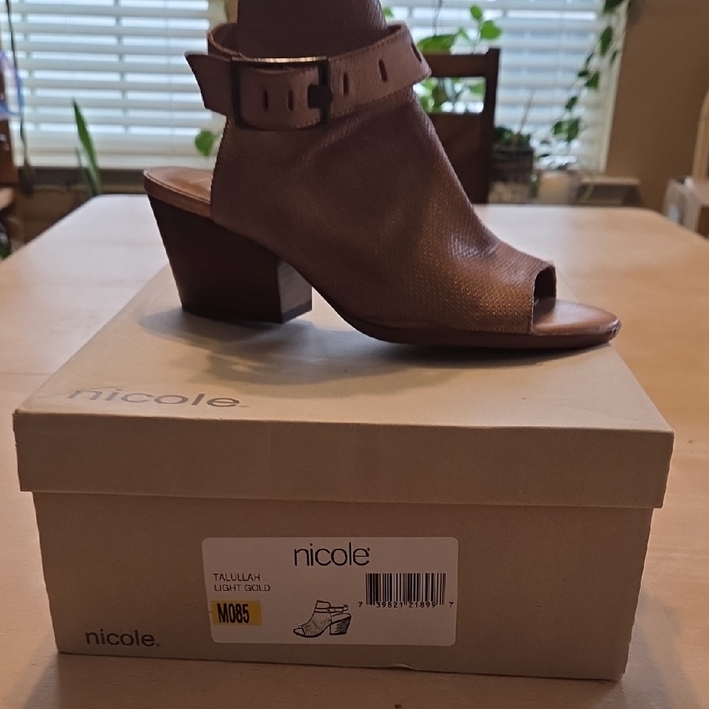 Nicole Women's Light Gold Open-Toe Heels